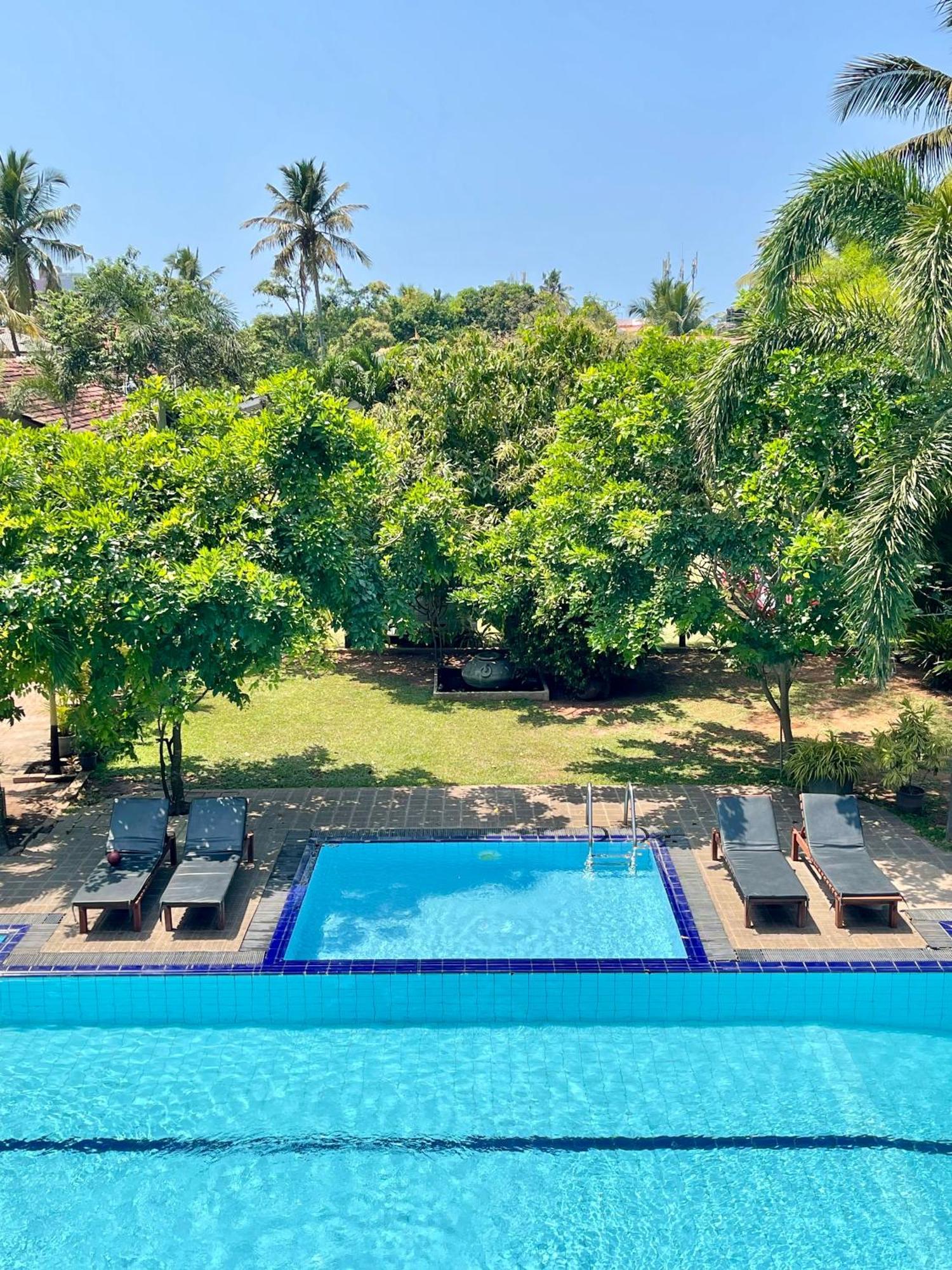 Olanro Hotel Negombo Exterior photo