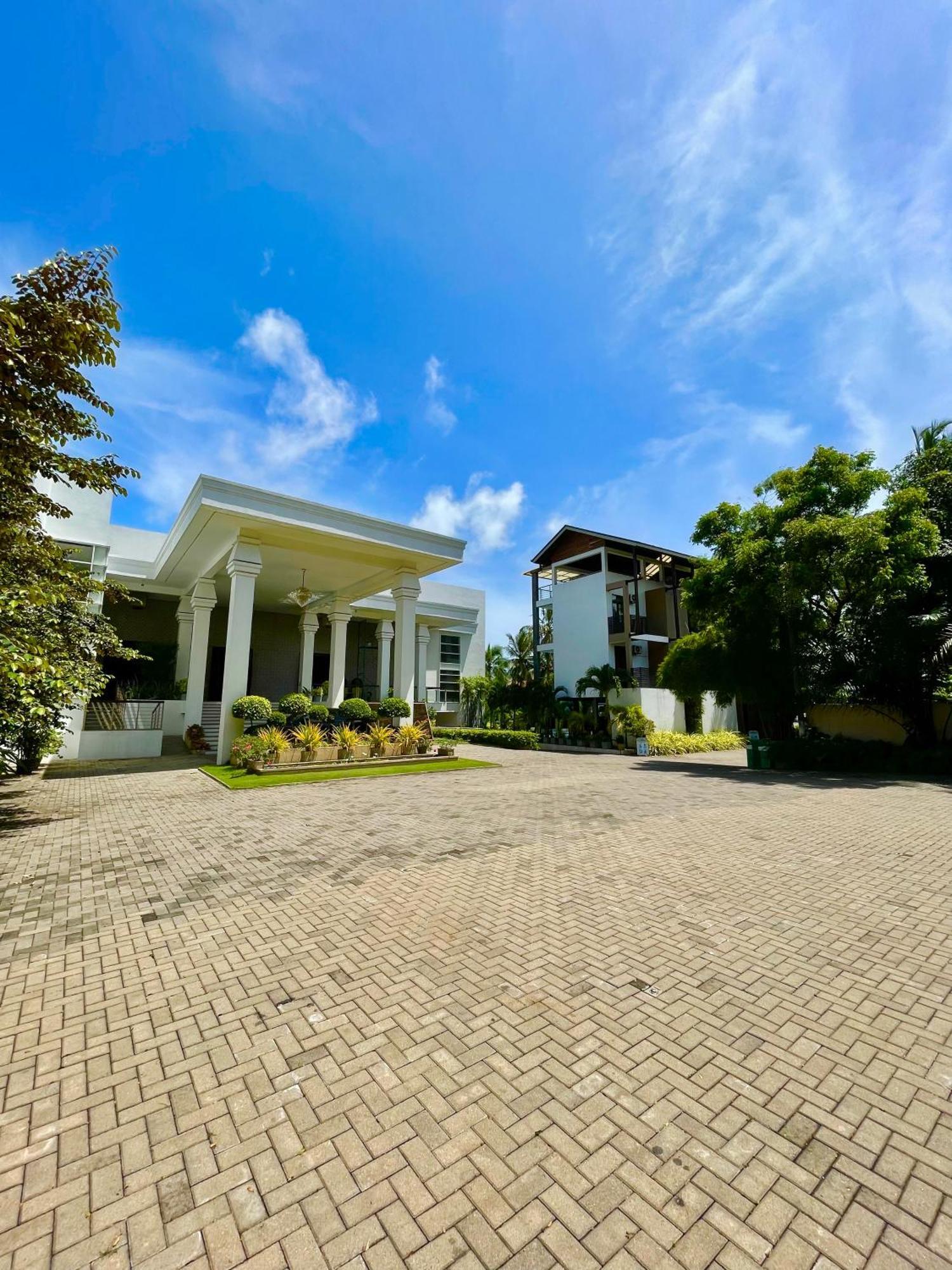 Olanro Hotel Negombo Exterior photo